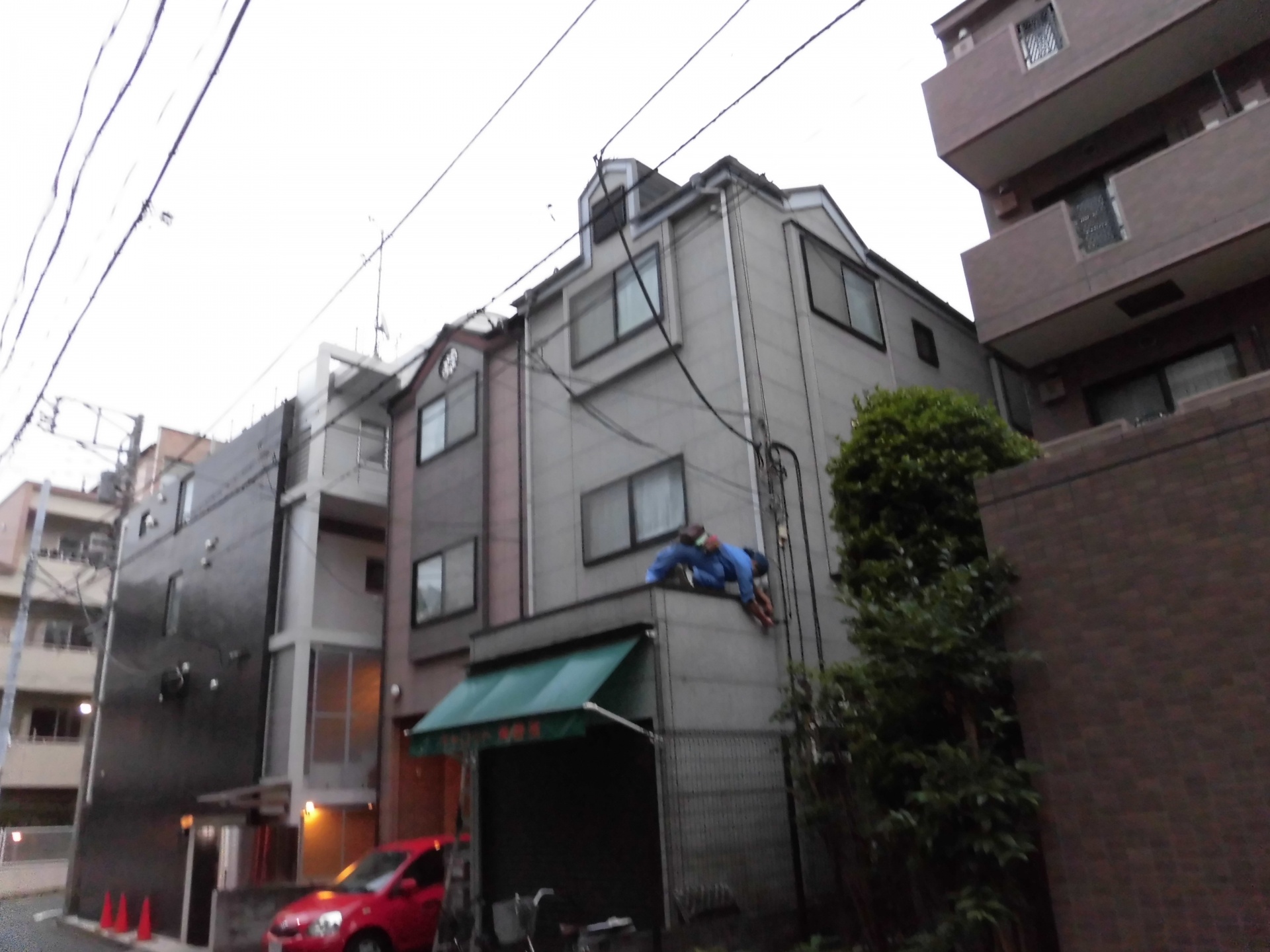 新宿区 A様 屋根板金交換 外壁塗装 ロープ工法 小平市 断熱塗装ガイナ 外壁塗装は価格 費用が明朗な株式会社相信